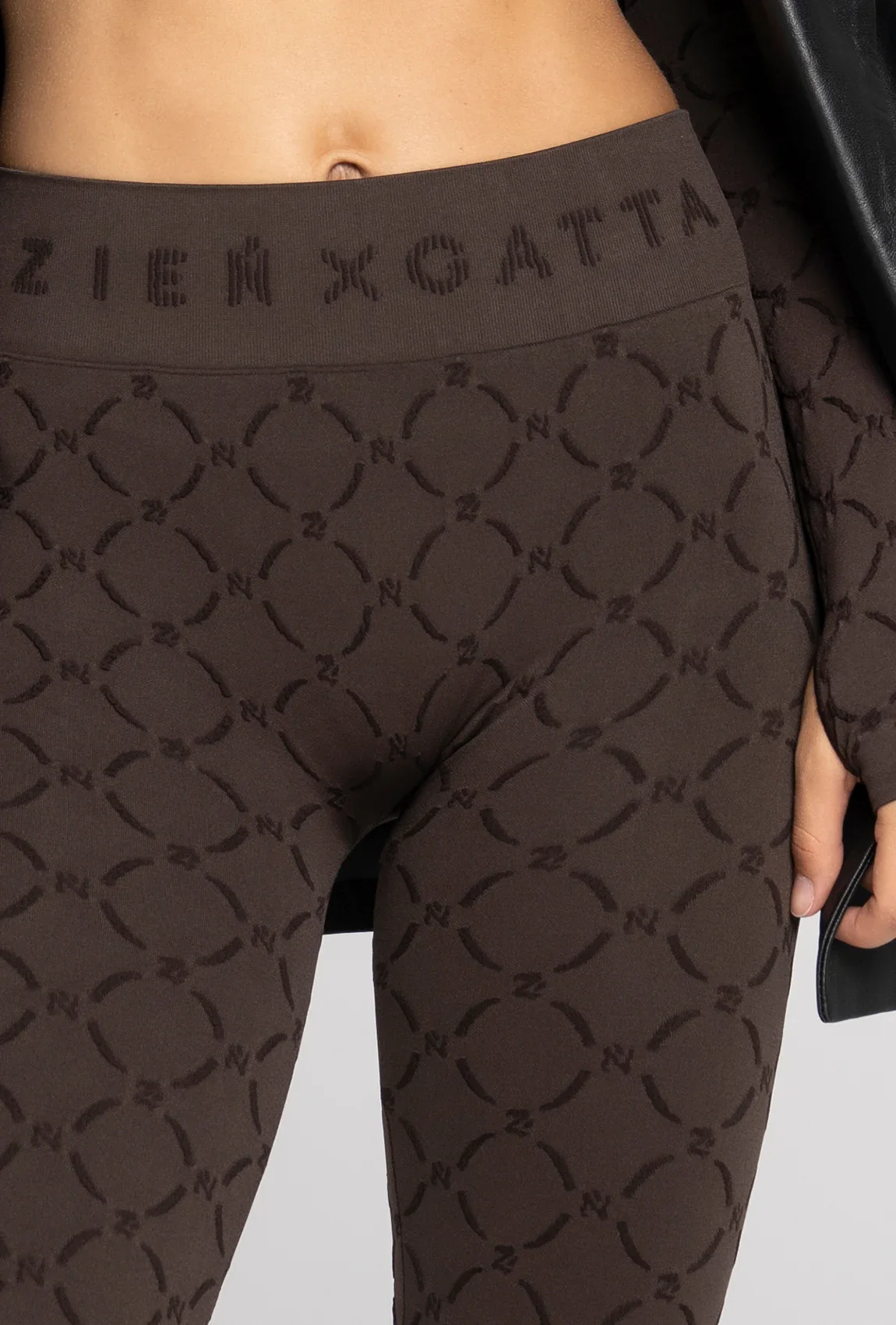 Brązowe legginsy Monogram z kolekcji Zień x Gatta - Image 2