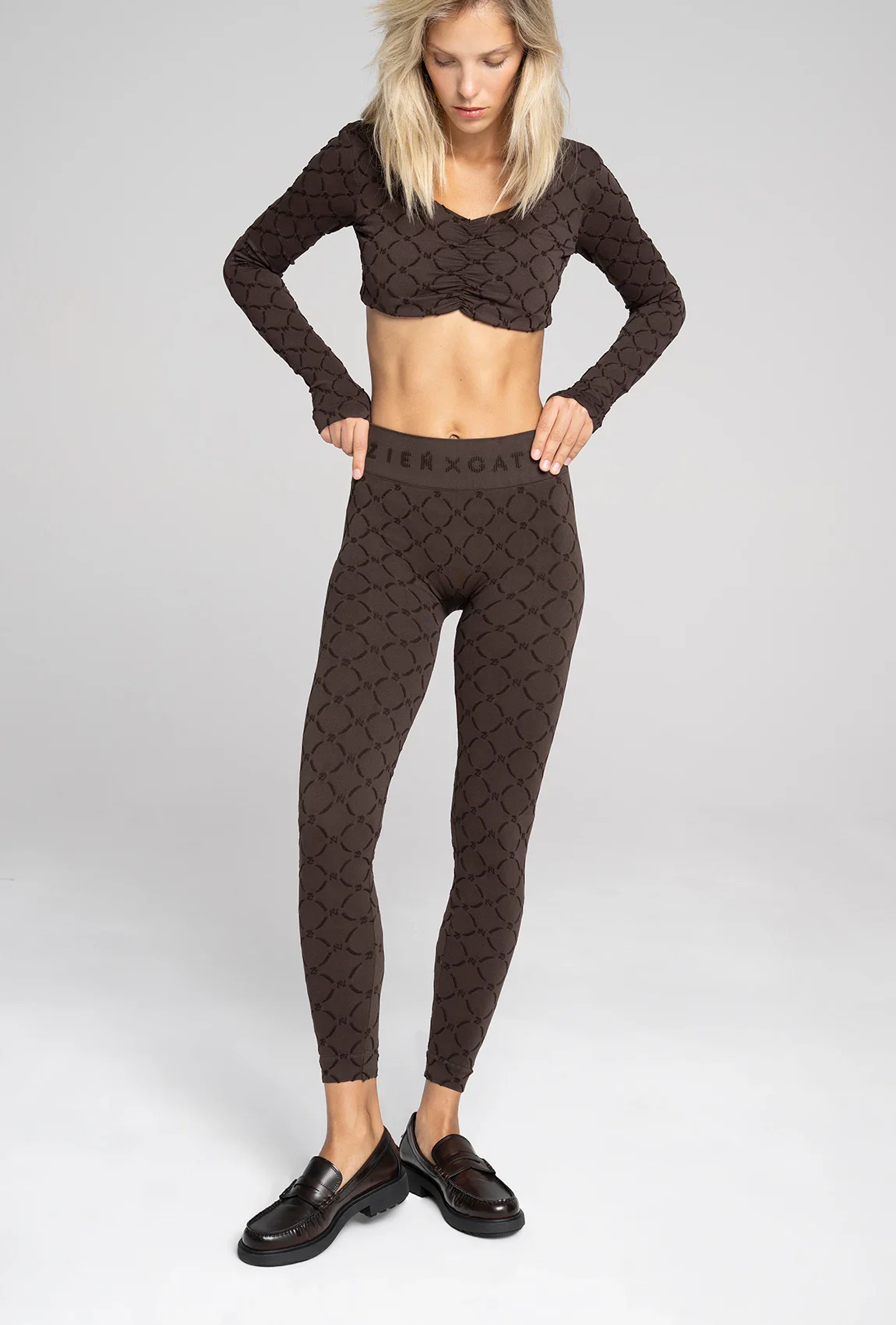 Brązowe legginsy Monogram z kolekcji Zień x Gatta - Image 4