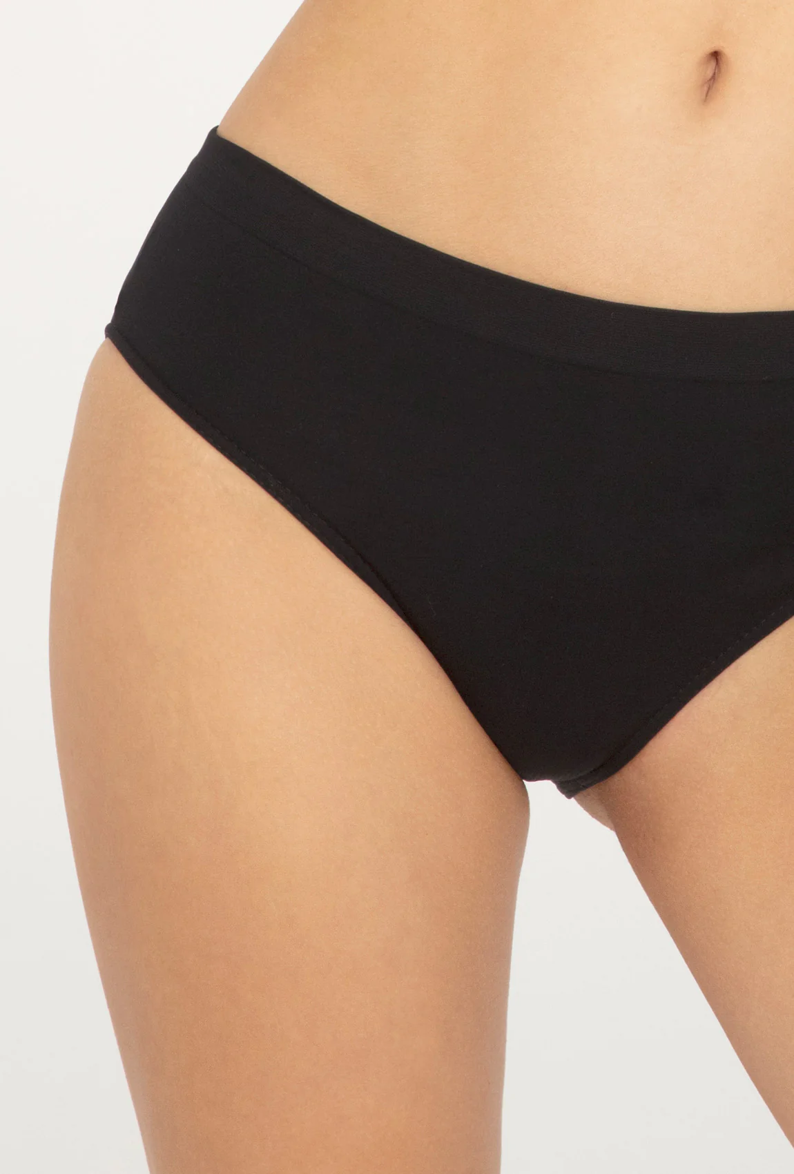 Majtki bezszwowe Bikini Basic