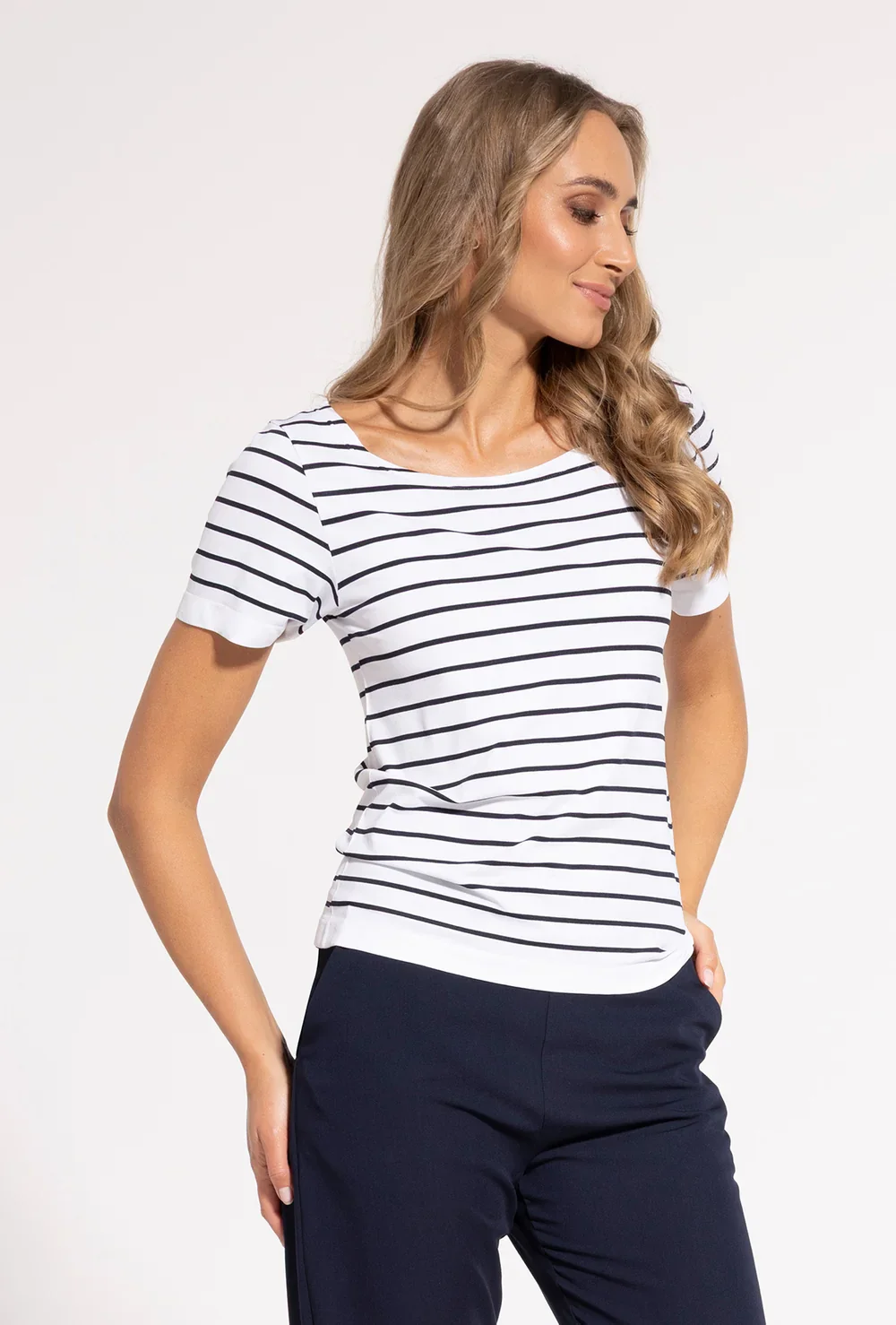 T-shirt w paski Adrienne - Image 4